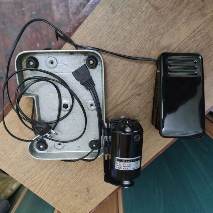 електро привід для швейної машинки: 220v0.5A; 50/60 Hz; 100W; 6000 об