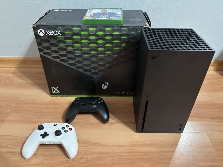 Konsola Xbox Series X 1TB, gry, 2 pady