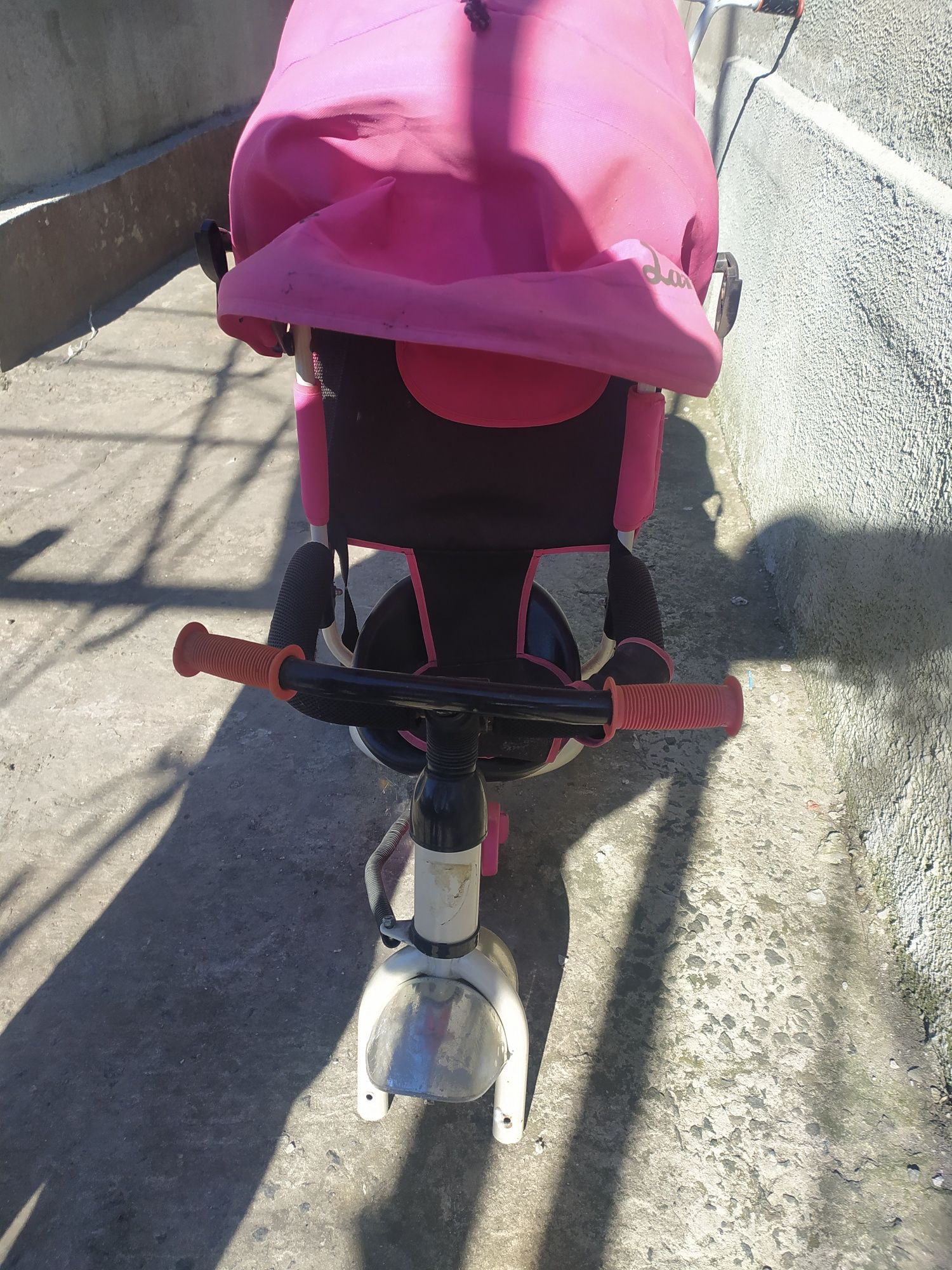 Запчастини та  дитячий трьохколісний велосипед