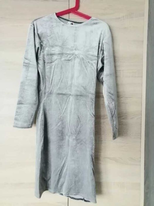 Srebrna welurowa sukienka mini Sylwester