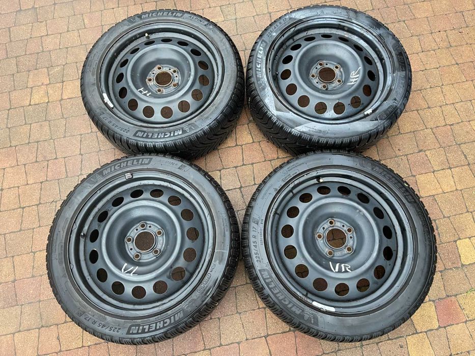 3677. Koła zimowe Mercedes GLA 5x112 215/65/17 Goodyear 8.5mm 2022/24r