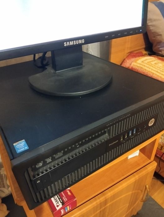 Комьютер HP в полном комлекте .