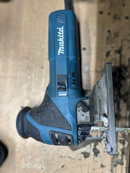 Makita wyrzynarka