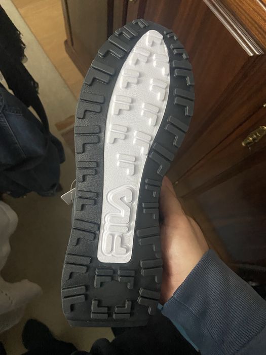 Estou a vender umas sapatilhas