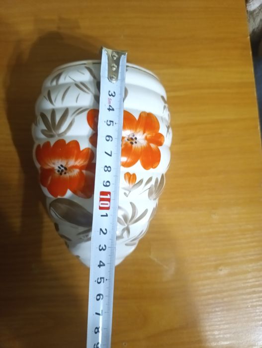 Порцелянова ваза для квітів