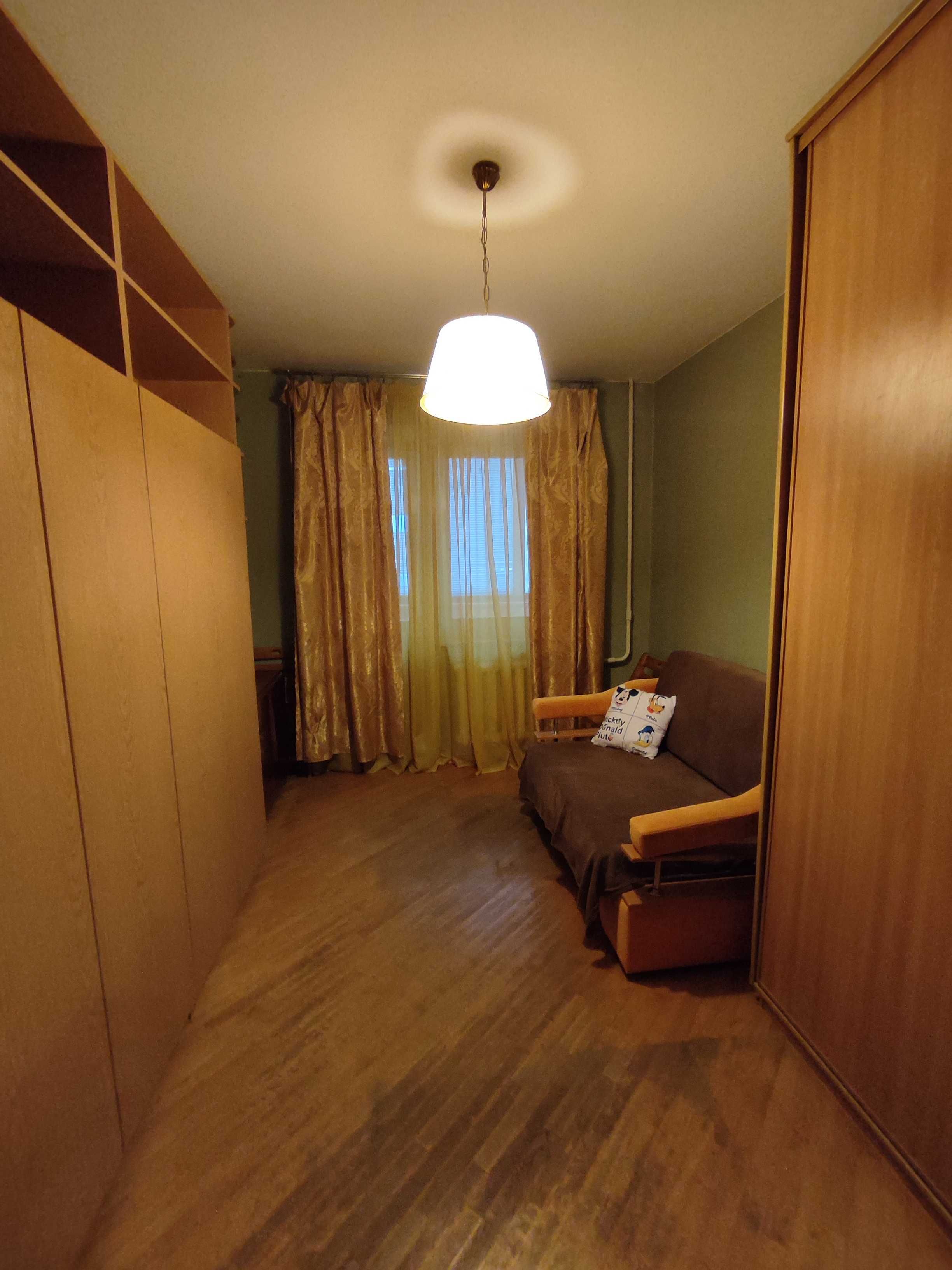 2 Кімнатна 55 квартира в Оболонському районі.