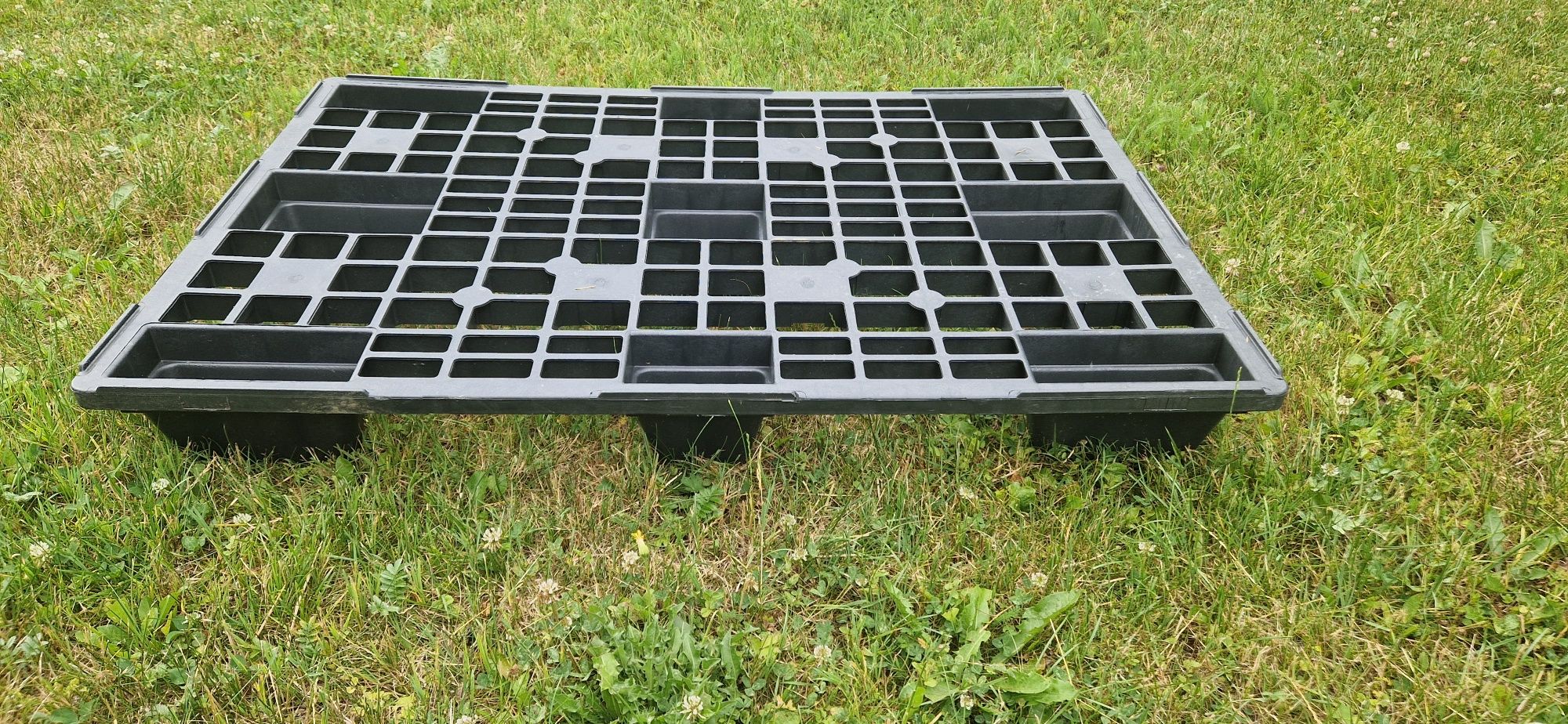 Palety pcv 120x80 na budowę kompostownika  ,podwyższonych  grządek