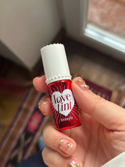 Benefit love tint