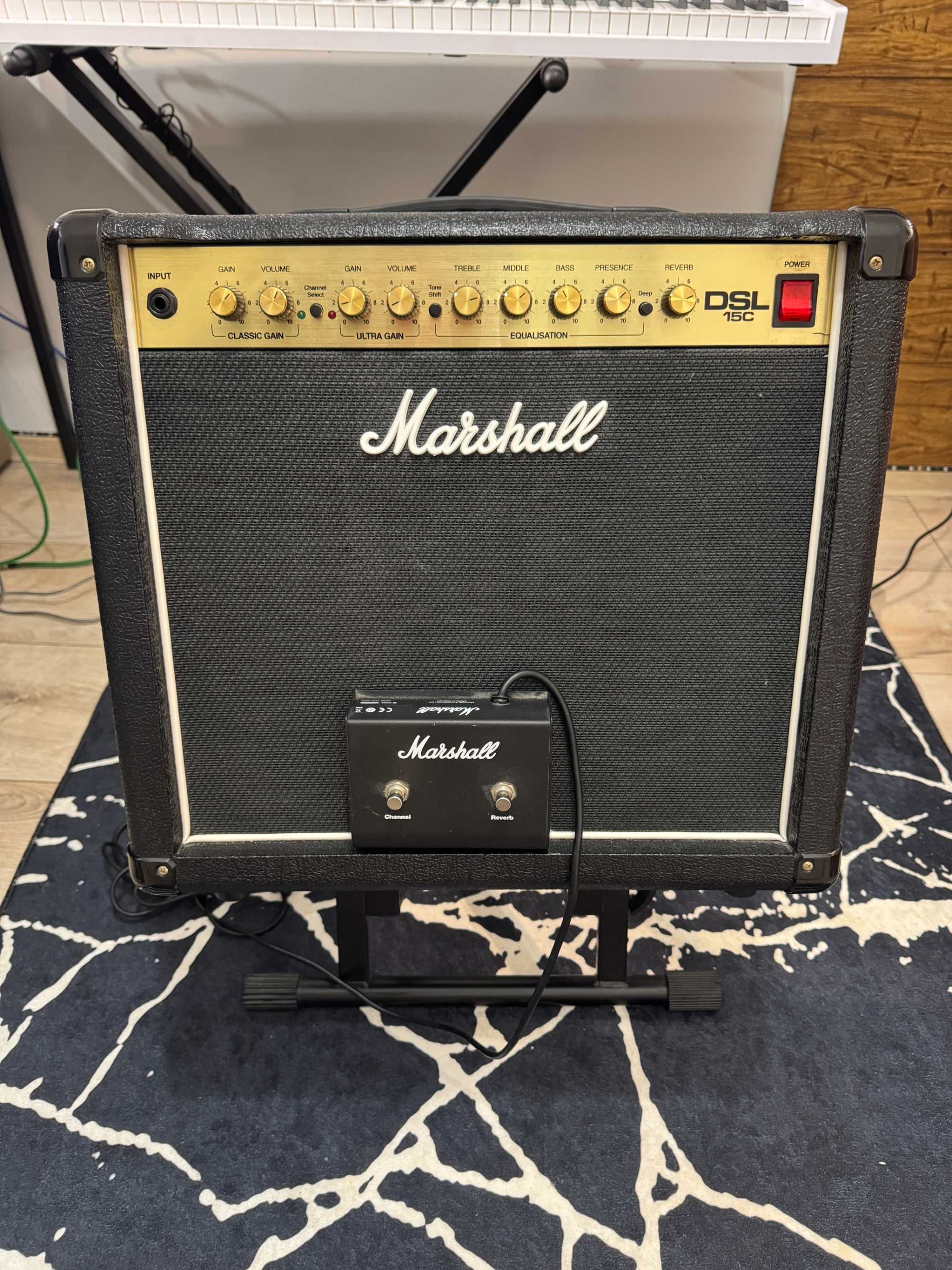 Продам ламповий комбопідсилювач Marshall DSL15C