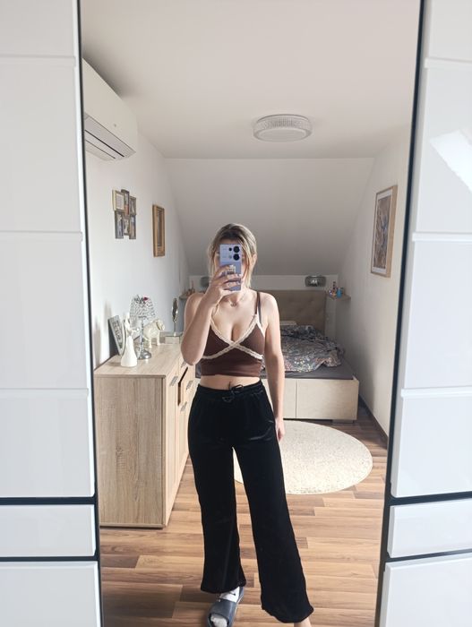 Crop top bluzka koronka nowa viskoza sexy XS s Bershka