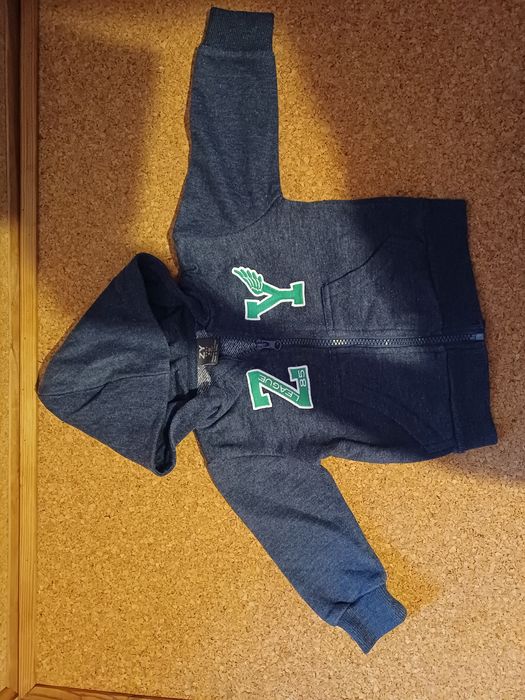 Roupa de bebé. 
Conjunto