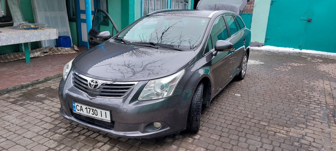 Продам Toyota Avensis T27