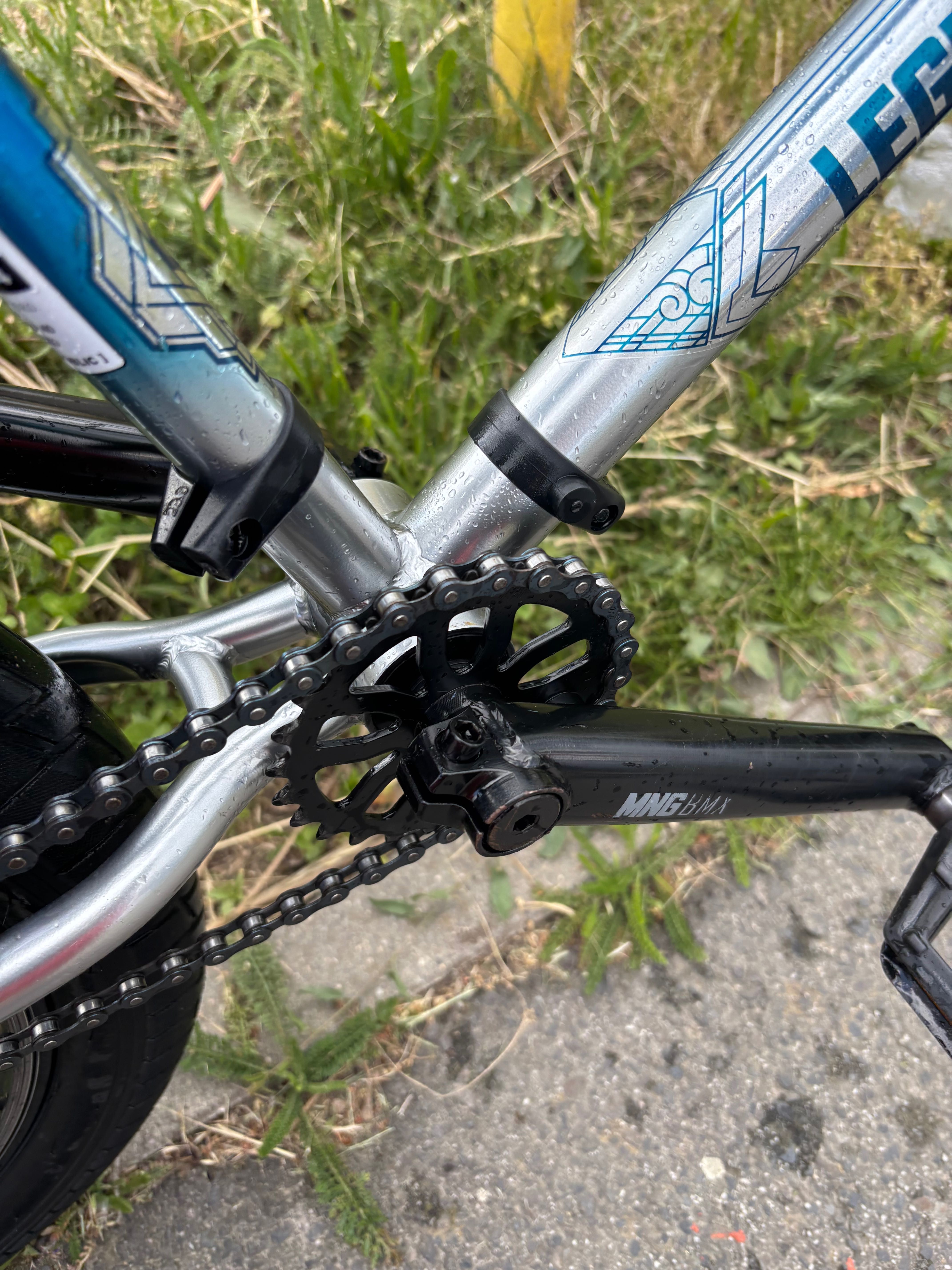 Zadbany bmx w bardzo dobrym stanie, nie posiada żadnych wad