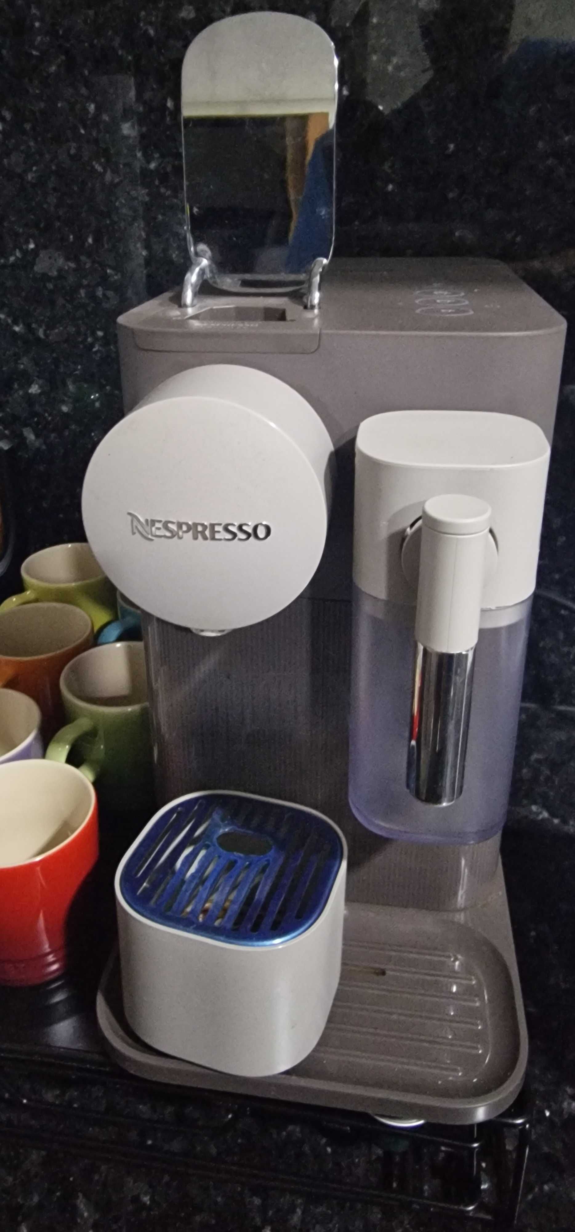 Maquina nespresso delonghi