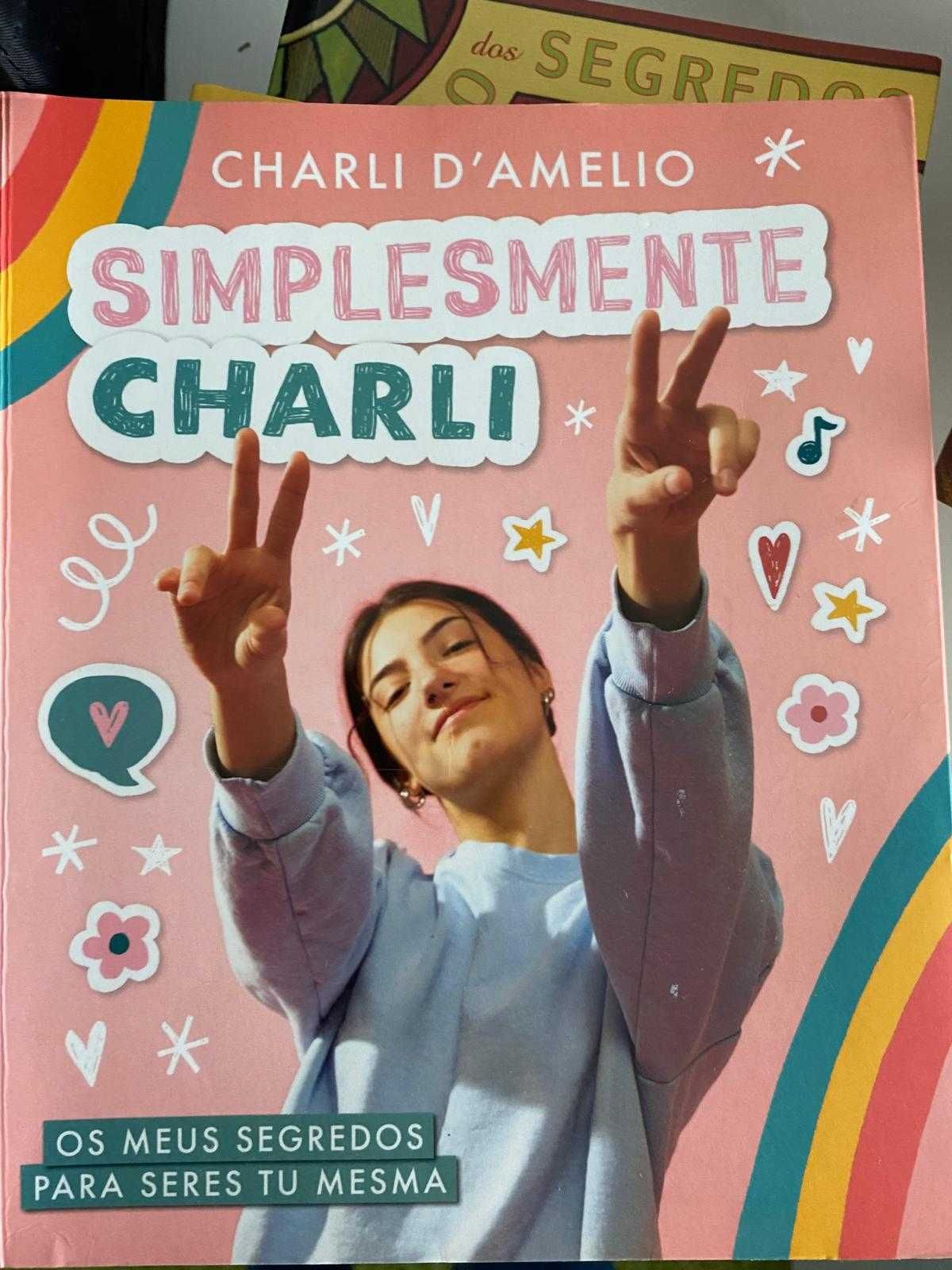 Simplesmente Charli   de  Charli D'Amelio      9€