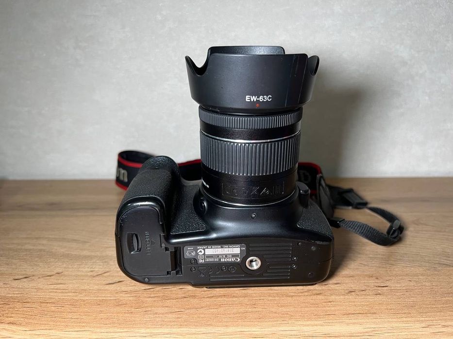 Фотоапарат Canon 60D + 18-55 1:4-5.6 STM