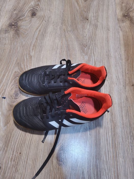 Halówki Adidas Predator rozmiar 33