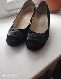 Недорого чёрные красивые замшевые туфельки
