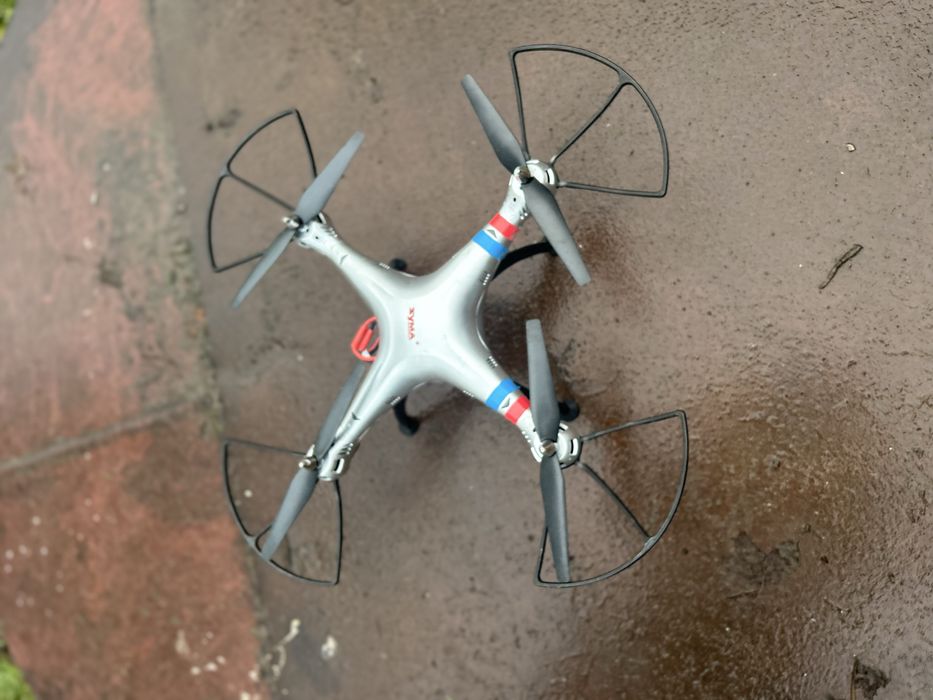 Dron Syma stan b. dobry