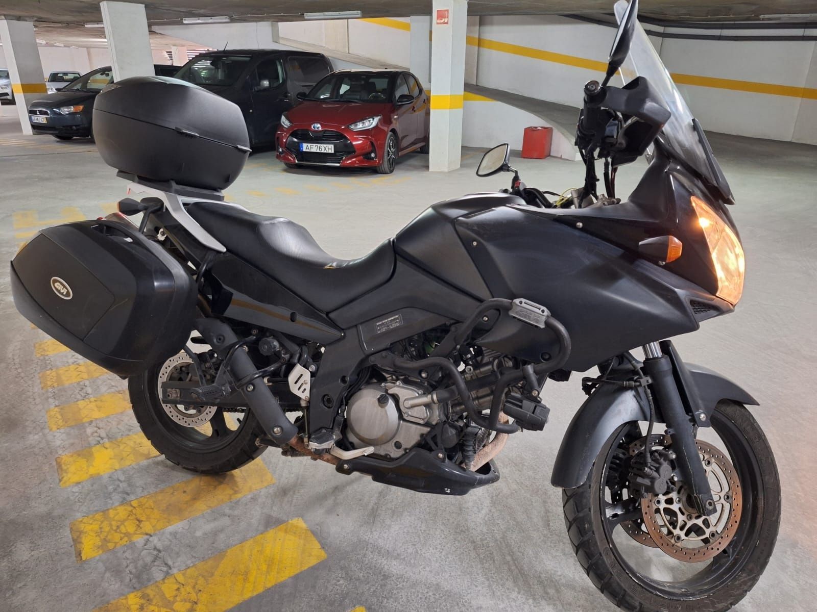 Suzuki v-strom 650 - ano 2005