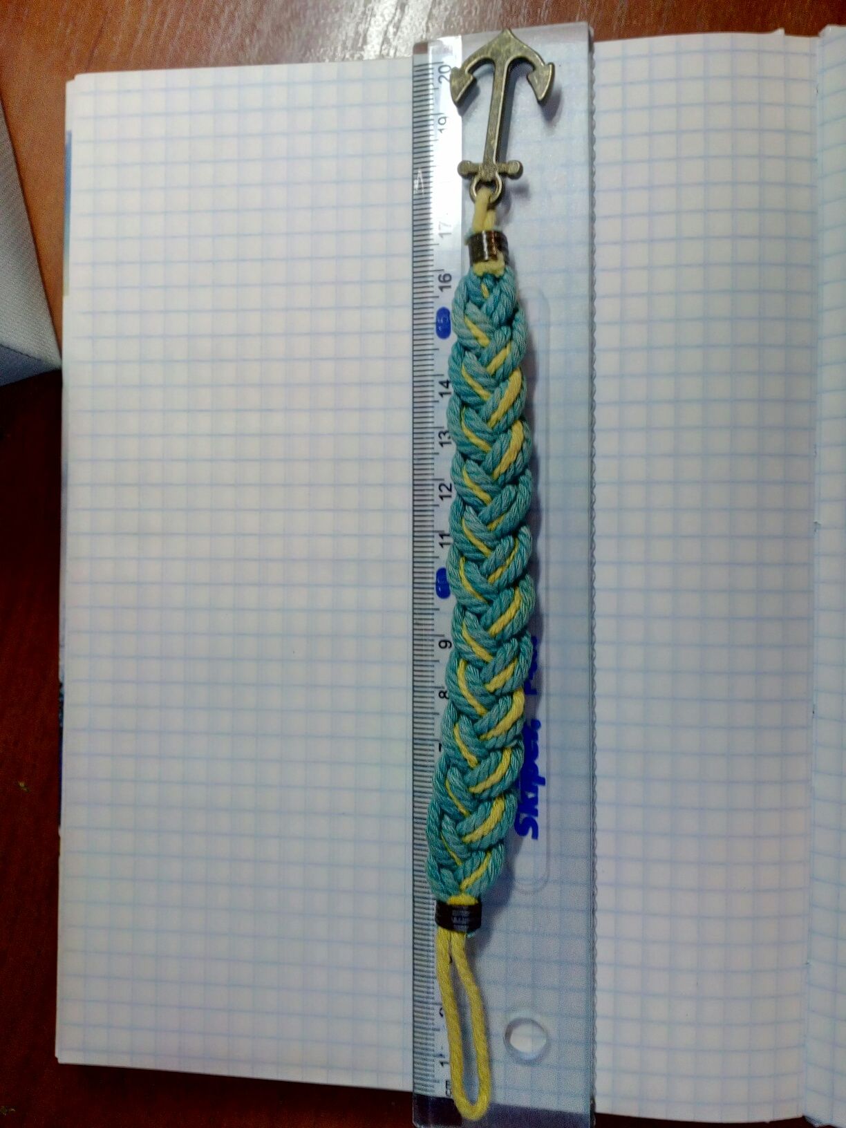 Плетёный браслет из натуральной крученой нити с якорем ручная работа