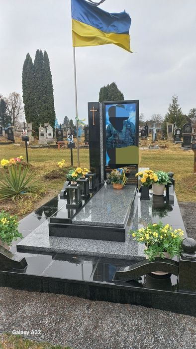 Памятники для полеглих Героїв. Військові памятники.