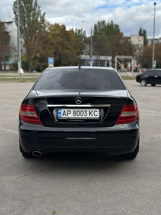 Мерседес С200 w204 2011г.в