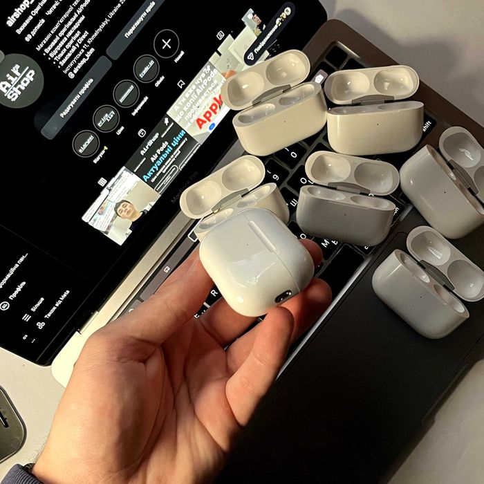 Магазин б/у Кейс AirPods Pro 2 A2700 Lightning A2699, A2698 Оригинал