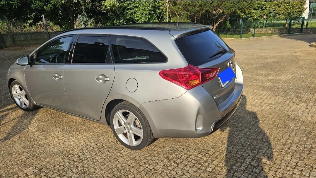 Toyota auris 1.4  touring  98 mil km original diesel
