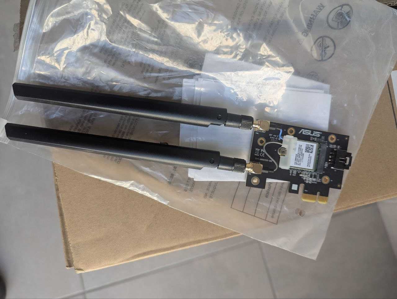 Wi-Fi/Bluetooth адаптер ASUS PCE-AXE5400