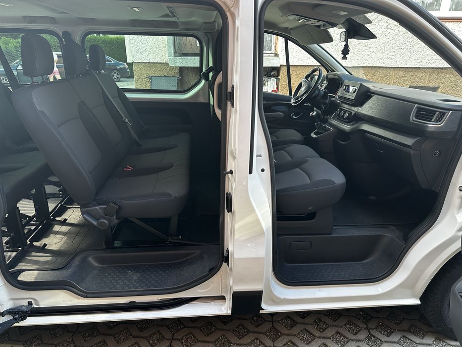 Wypożyczenie, Wynajem Busa Renault Trafic 9os
