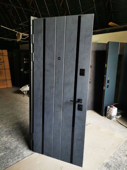 Двери входные. Стандартные и нестандартные. Вхідні двері