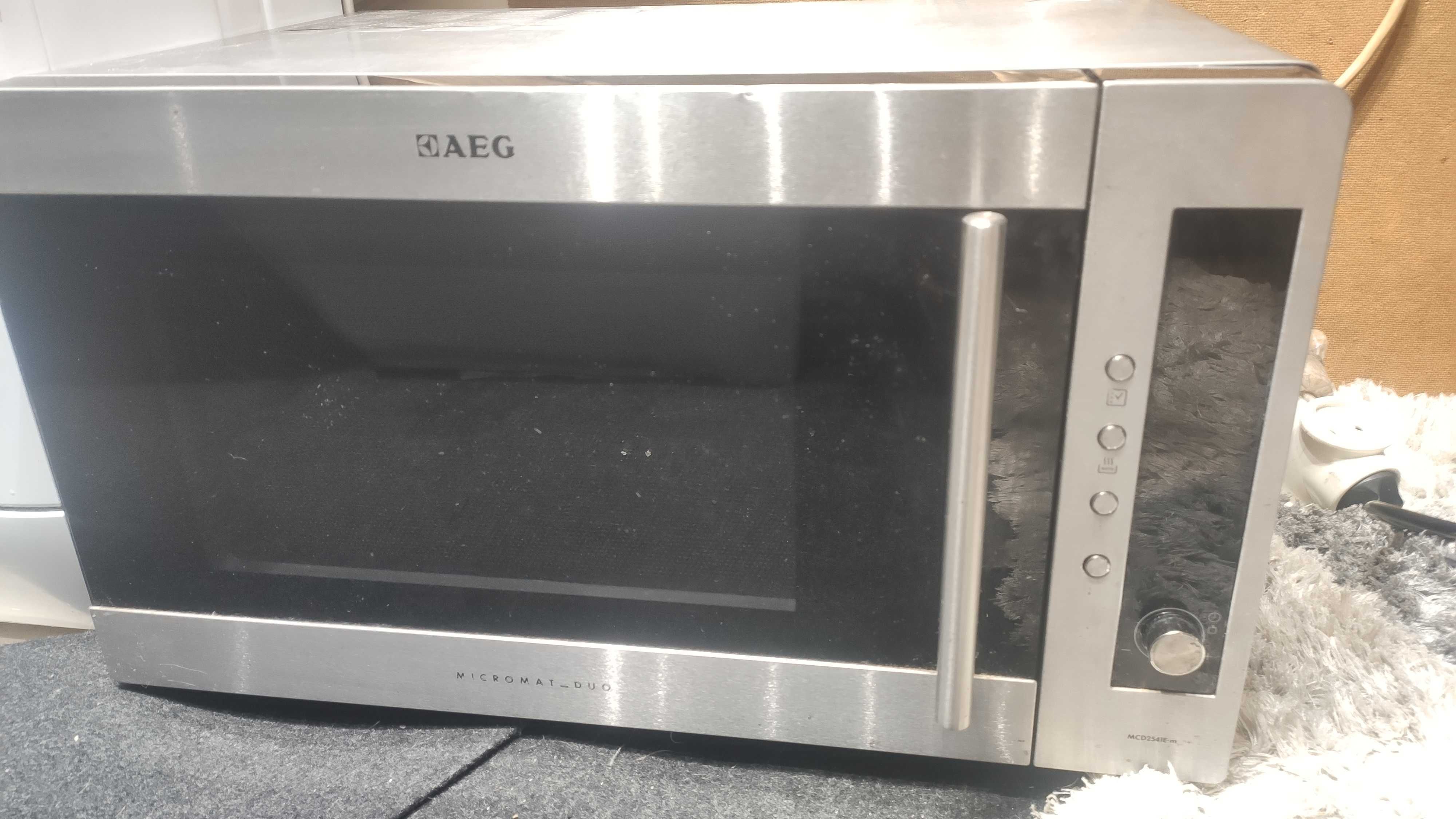 Kuchenka Mikrofalowa z grillem AEG MCD2541E-M