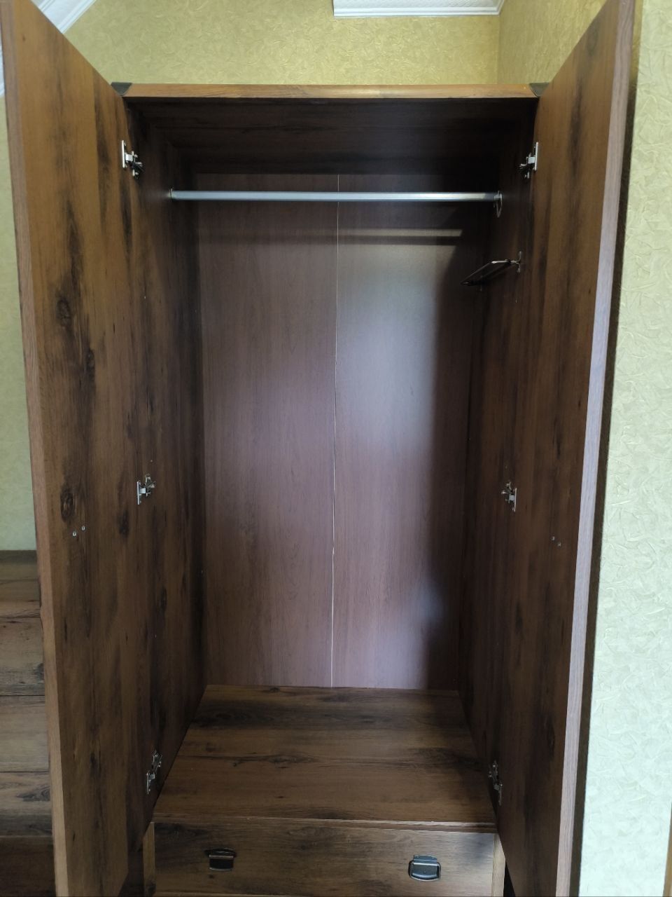 Продам комплект меблів