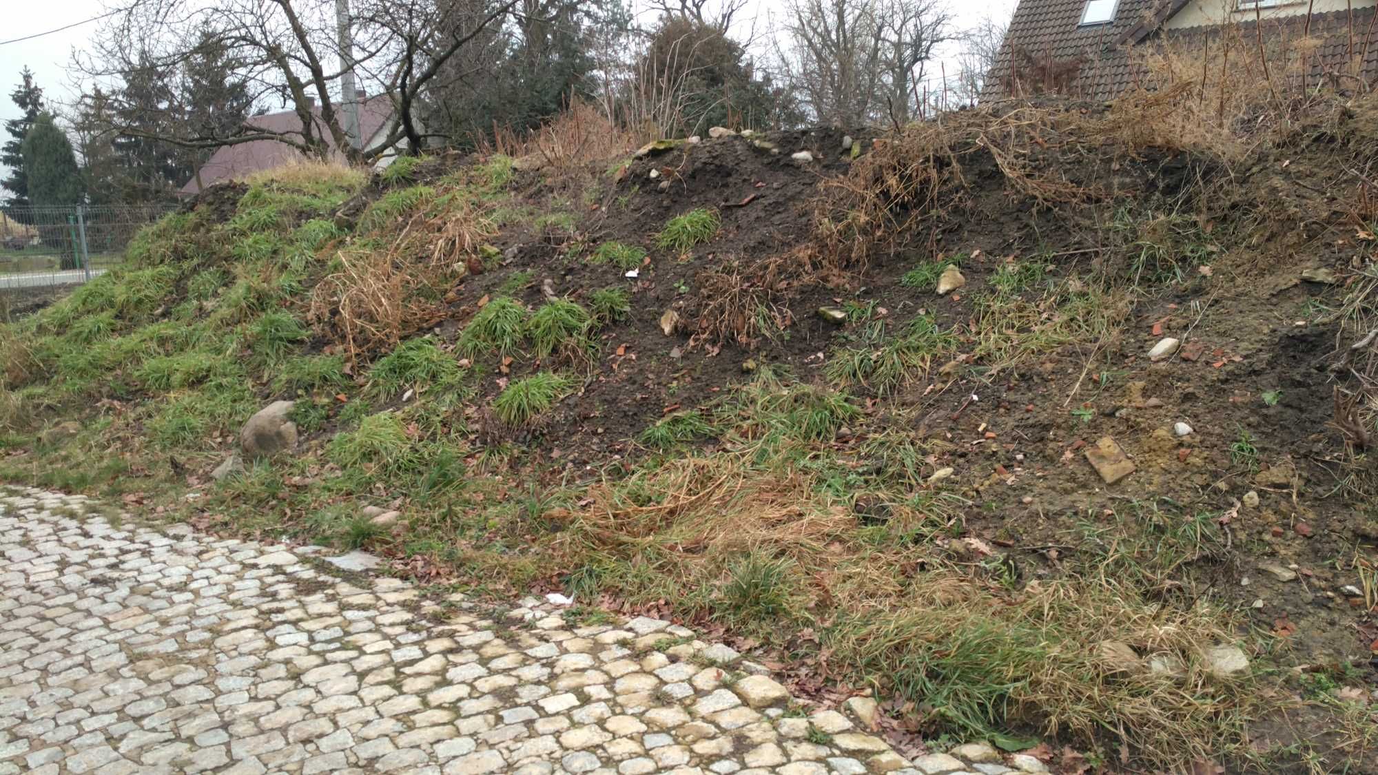 Oddam Ziemie oraz Gruz