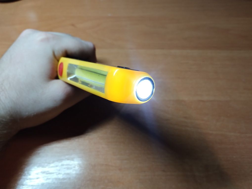 Фонарик LED с магнитным креплением