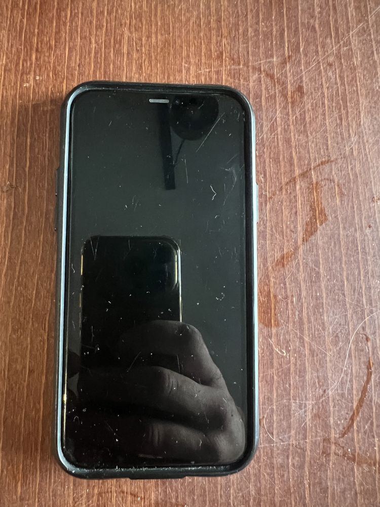 Iphone 11 pro 64 gb uszkodzone face id pelnieta obudowa