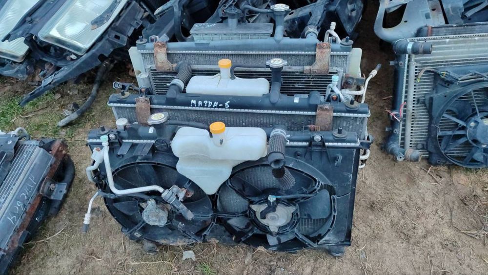 Радіатор Mazda 6 2002-07 дефузор, касета радіаторів дефузор вентилятор