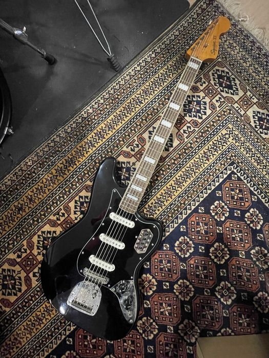 Fender Squier Classic Vibe Bass VI (com pickguard extra)