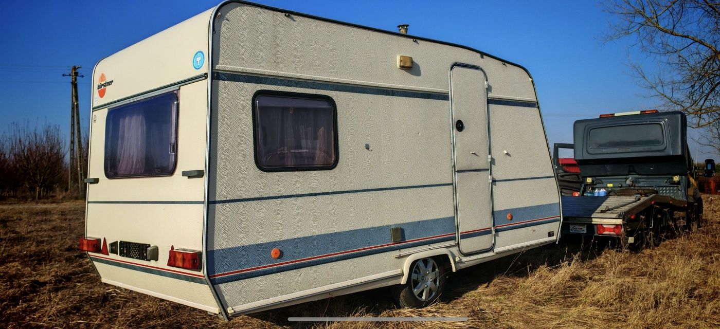 Przyczepa kempingowa burstner 900kg dmc  kg dmc