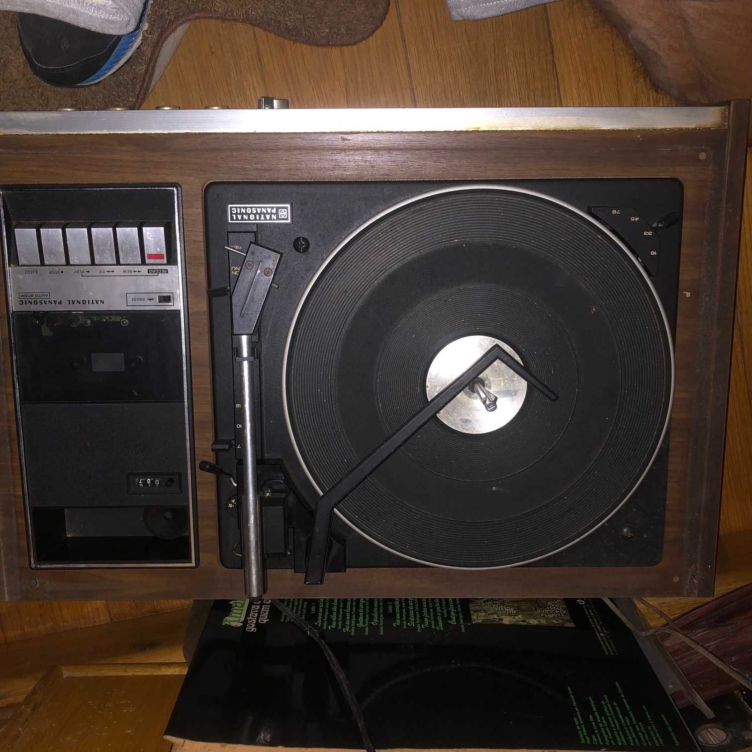 Gira Discos, leitor cassetes e rádio Vintage