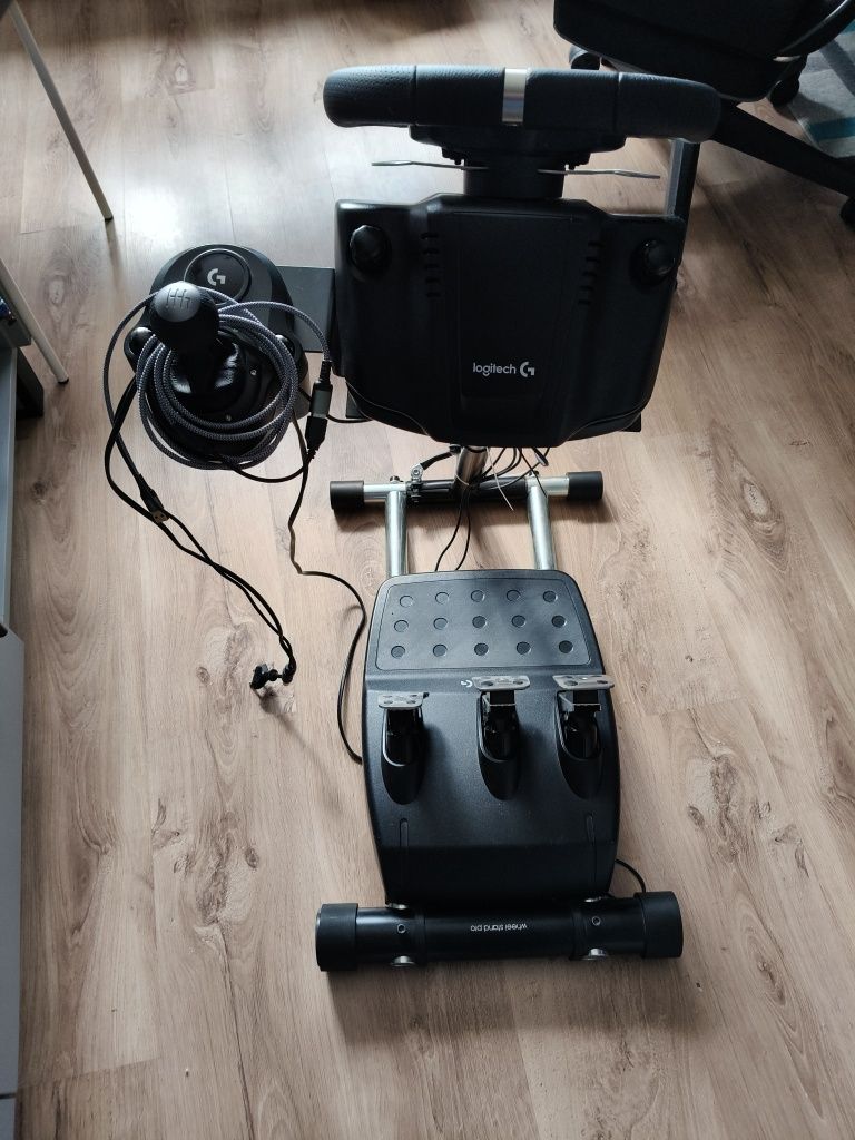 Sprzedam kierownicę Logitech