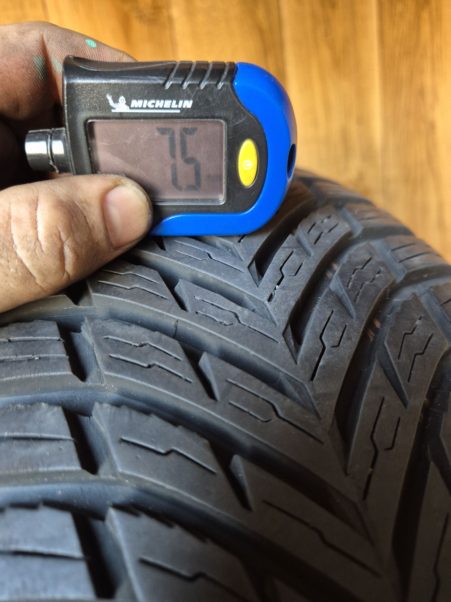 185/65/15 Nokian para Całoroczne 7,5mm rok21