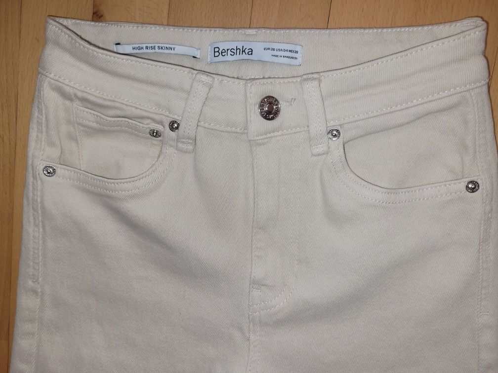 Nowe spodnie skinny Bershka, 36