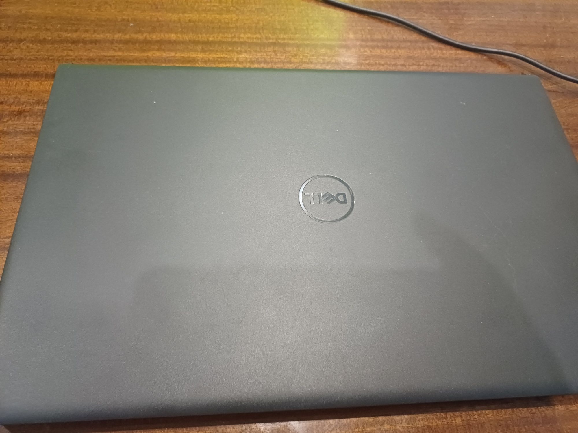 Laptop  dell inspirion 3525