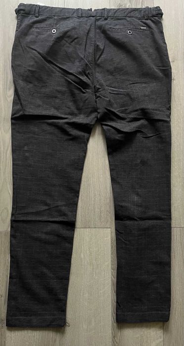 Brązowe materiałowe spodnie Massimo Dutti w lekką kratę rozmiar 185/94