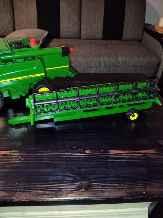Bruder kombajn John Deere zabawka