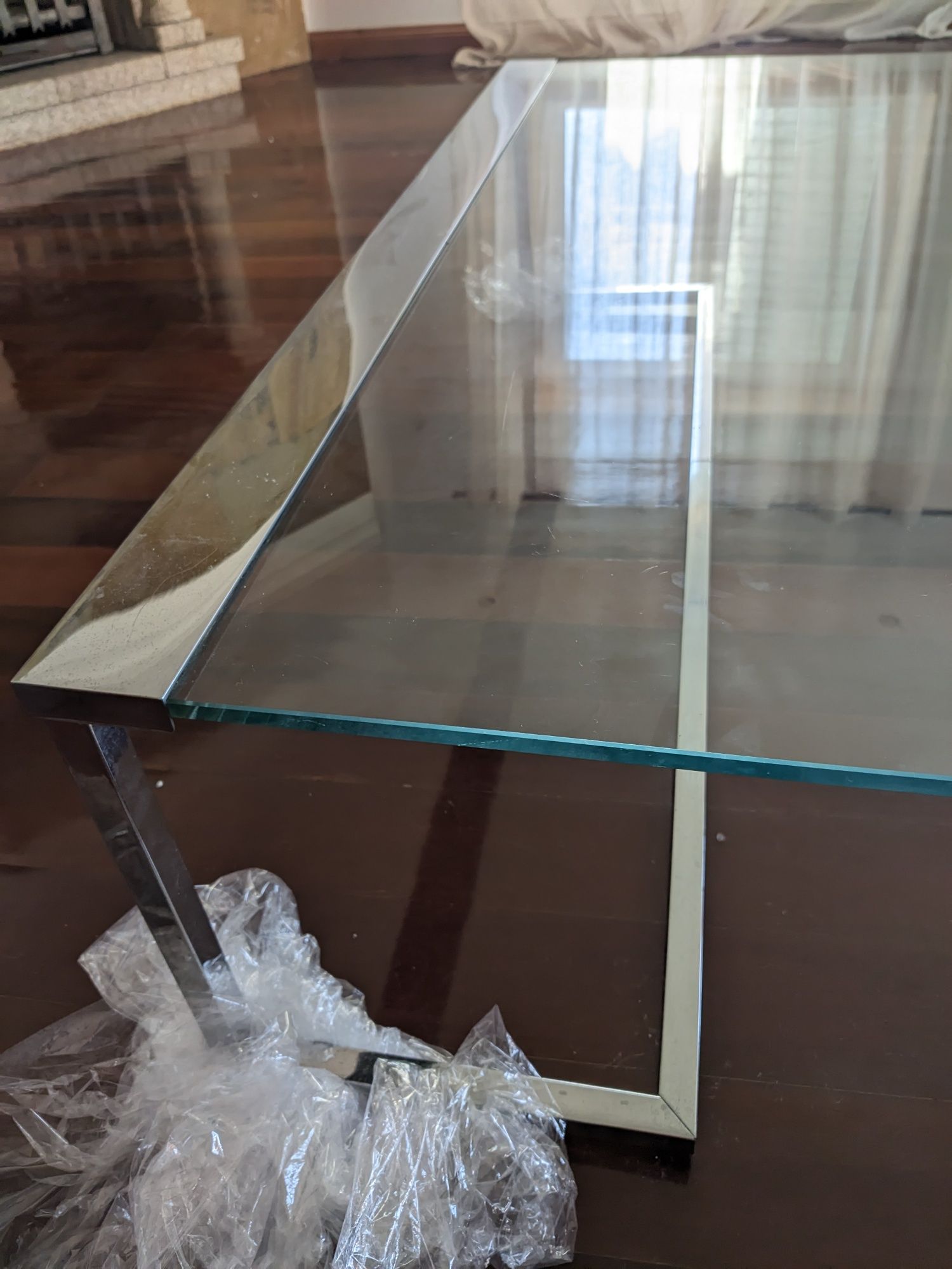 Mesa de centro de vidro