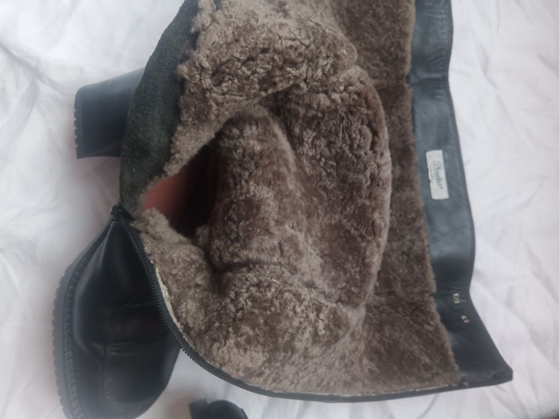 Зимние кожаные черные сапоги с мехом внутри, 41 размер, на каблуках