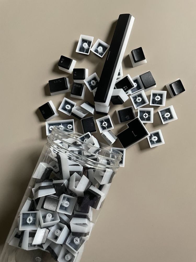 Transparentne keycapy PBT do klawiatury mechanicznej